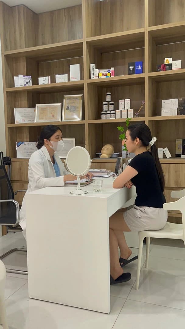 1:1 consultation with the dermatologist