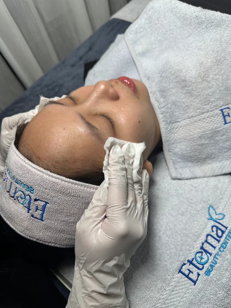 Cleansing and preparing the skin for deep treatment